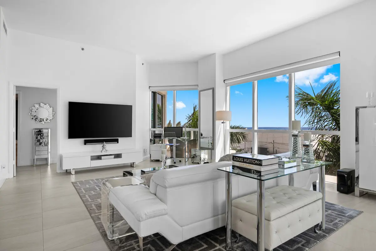 Living Room at 101 S Fort Lauderdale Beach Boulevard 607, Fort Lauderdale