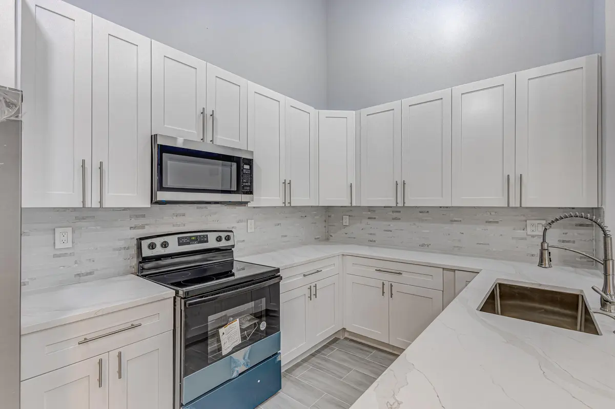 Kitchen at 1240 SUMMIT PLACE Circle D, West Palm Beach