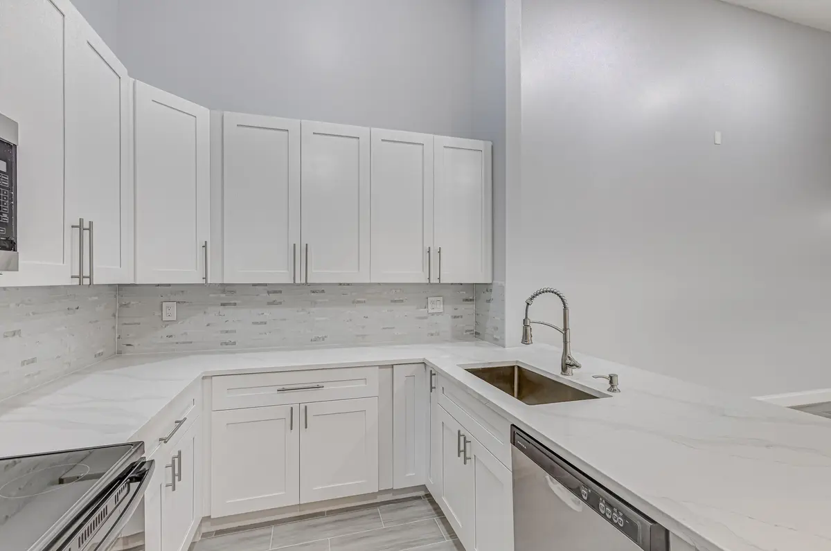 28_5d1a4539 at 1240 SUMMIT PLACE Circle D, West Palm Beach