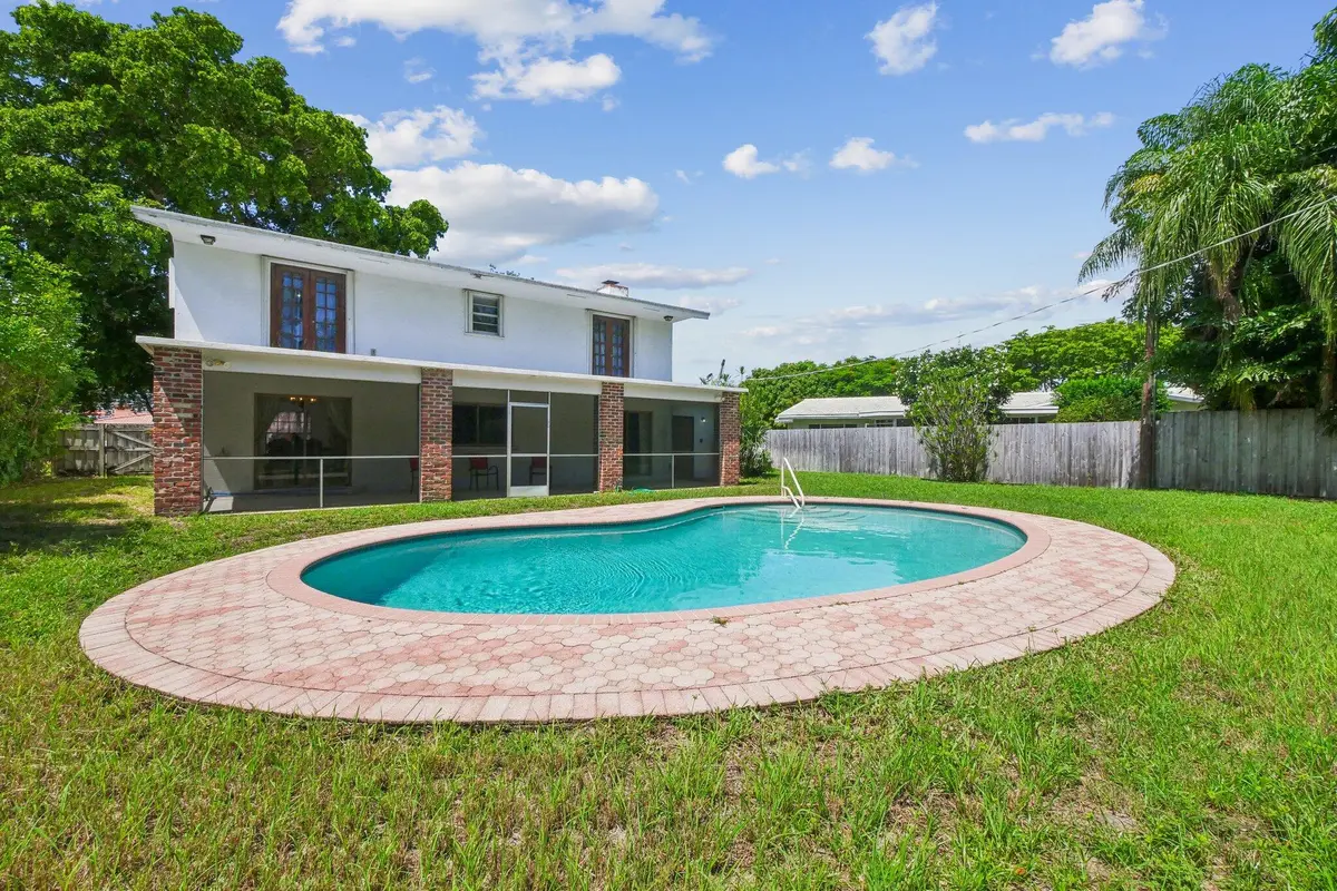 230POOL1916 at 1916 HARBOURVIEW Drive, Fort Lauderdale