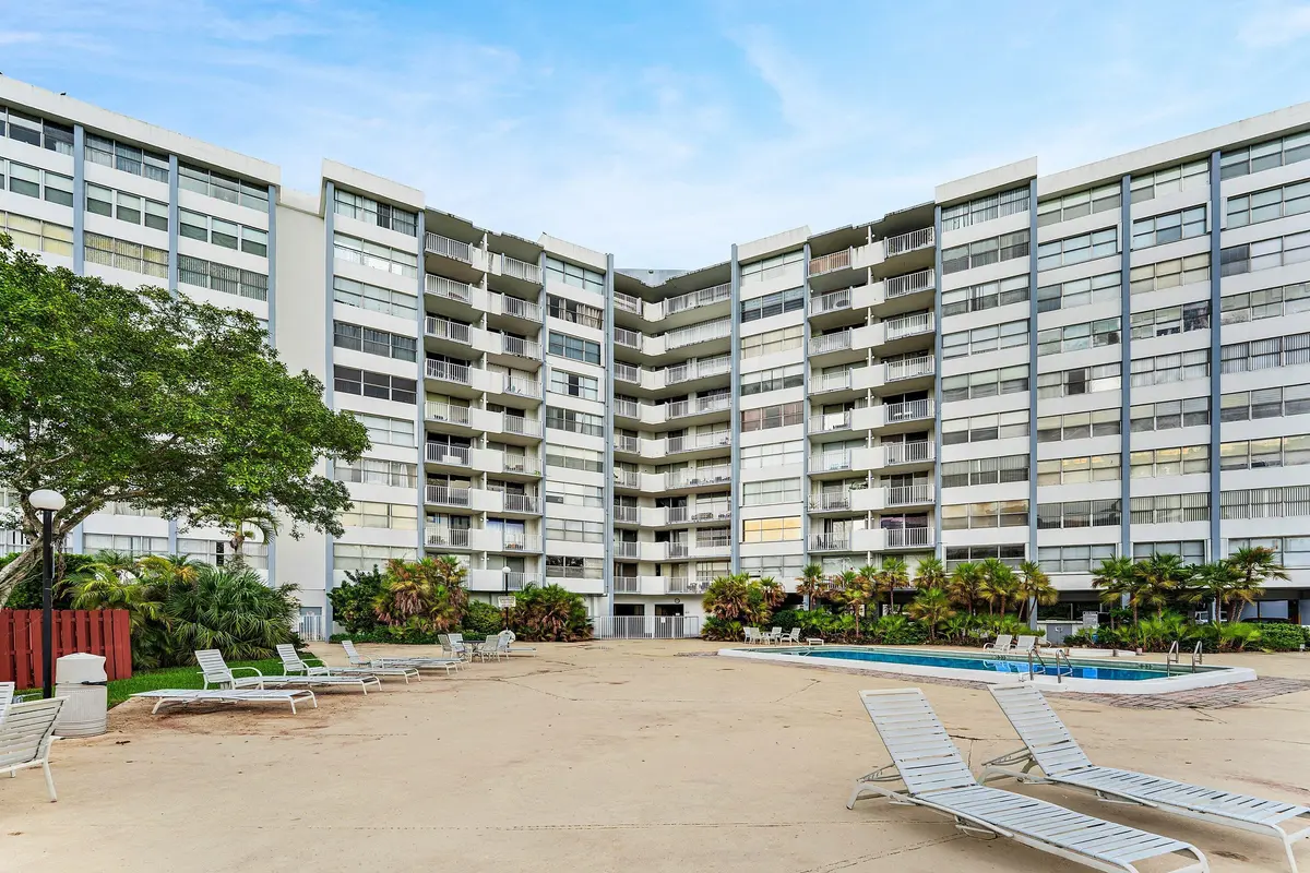 Pool at 1300 NE Miami Gardens Drive 308E, Miami