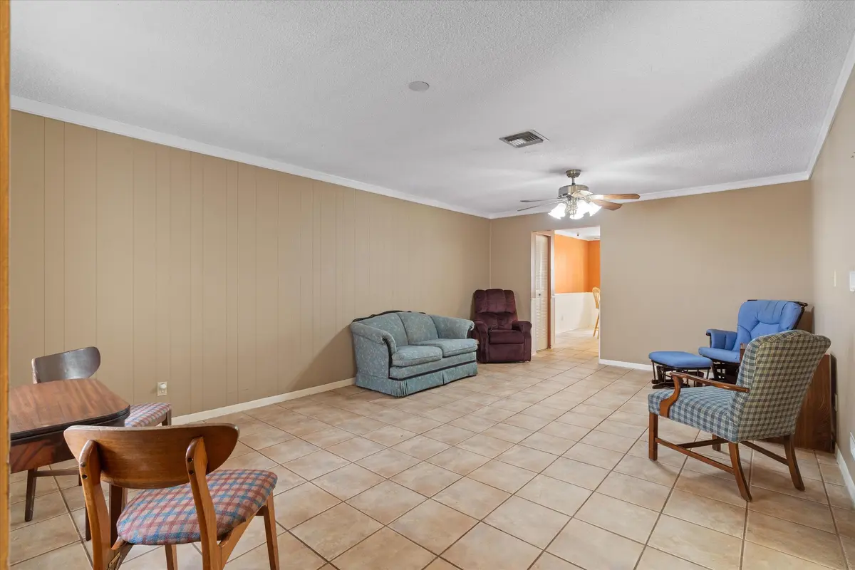 04-4465 SW 54th Ct Ft. Laudedale, FL-102 at 4465 SW 54th Court, Fort Lauderdale