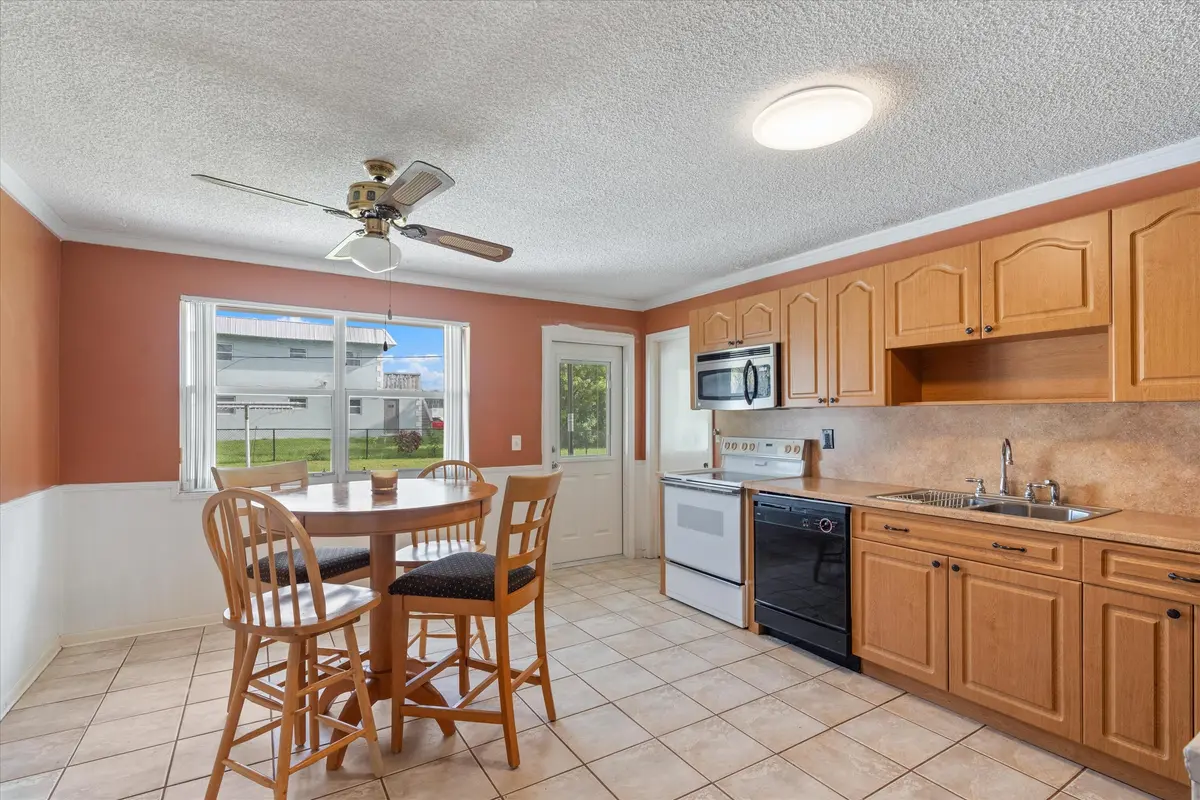 08-4465 SW 54th Ct Ft. Laudedale, FL-105 at 4465 SW 54th Court, Fort Lauderdale