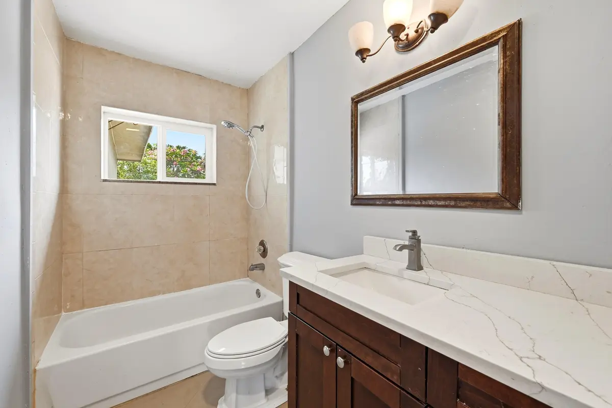 UPDATED BATH WITH TUB at 740 E EVANSTON Circle, Fort Lauderdale