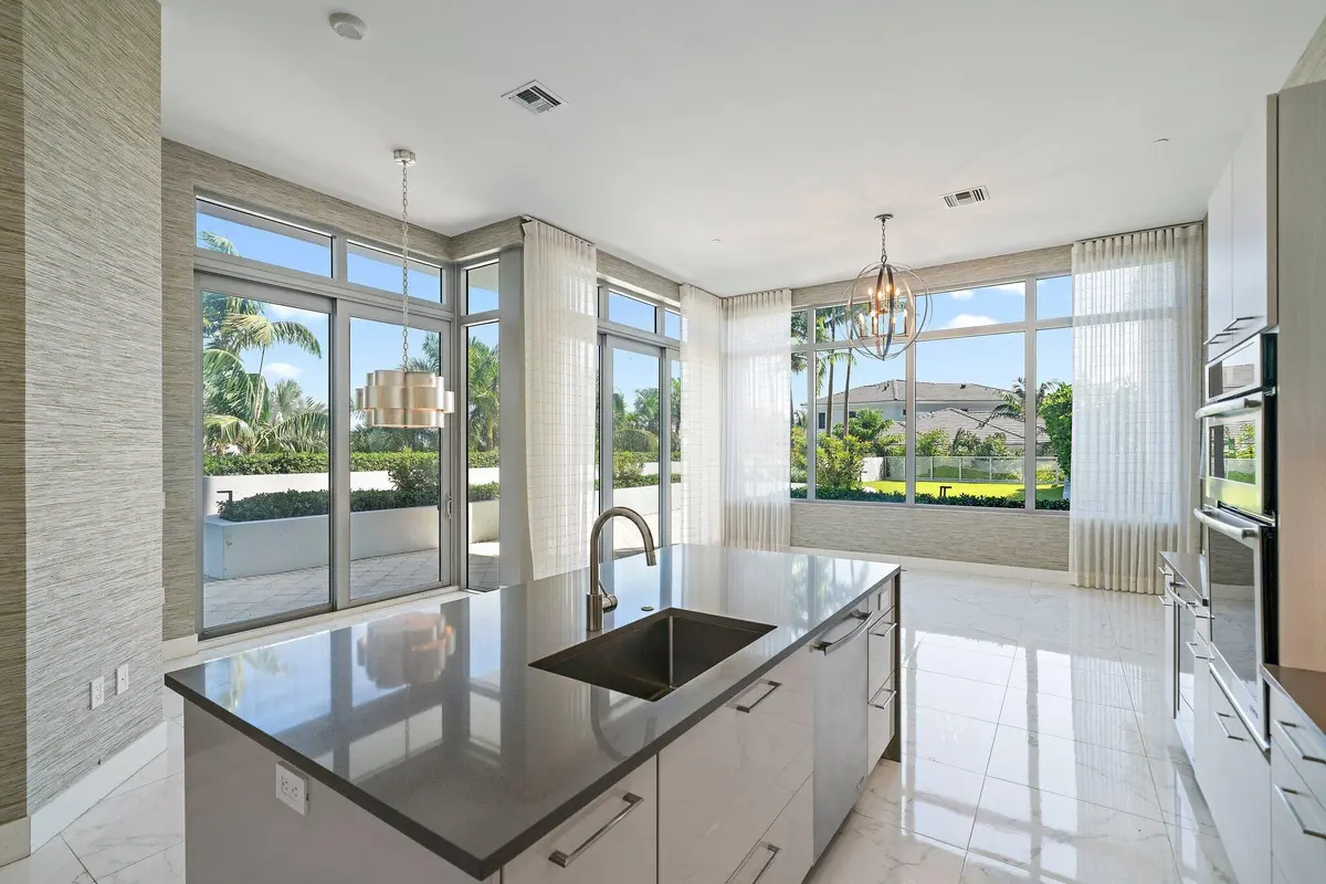 051-1WaterClubWay-301-NorthPalmBeach-SMA at 1 Water Club Way 301, North Palm Beach
