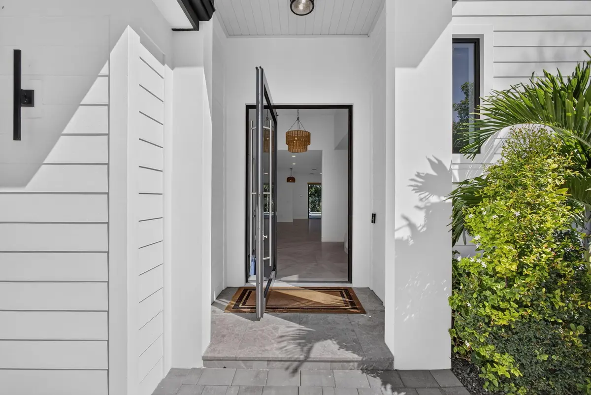 7-web-or-mls-5D1A5743 at 131 Edwards Lane, Palm Beach Shores