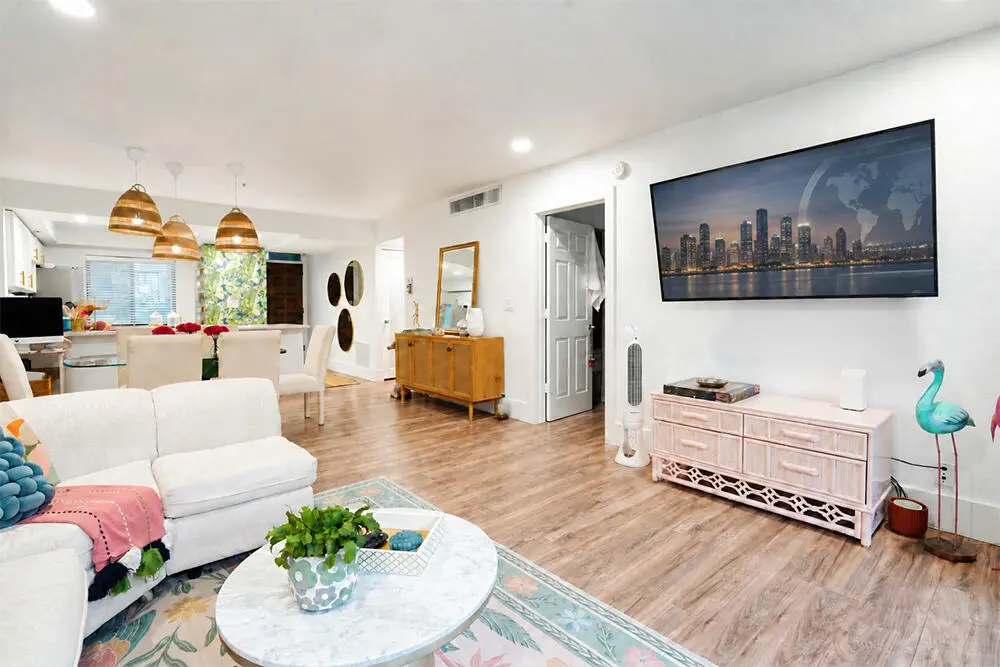 Living at 3000 Presidential Way Apt 106, West Palm Beach