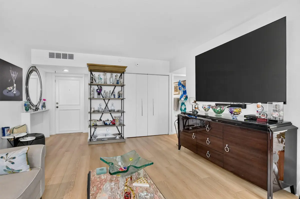 5-web-or-mls-DSC_9227 at 6895 Willow Wood Drive 1051, Boca Raton