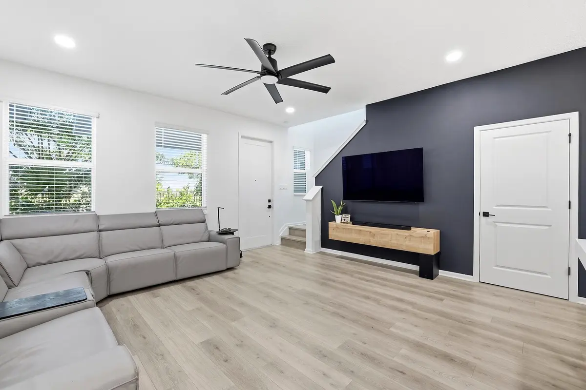 0H8A3672 at 4178 S Longwood Lake Square, Westlake