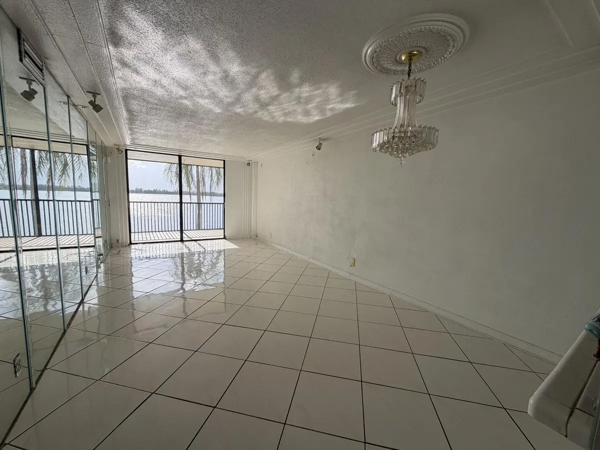 Undetermined at 112 LAKE EMERALD Drive 203, Oakland Park
