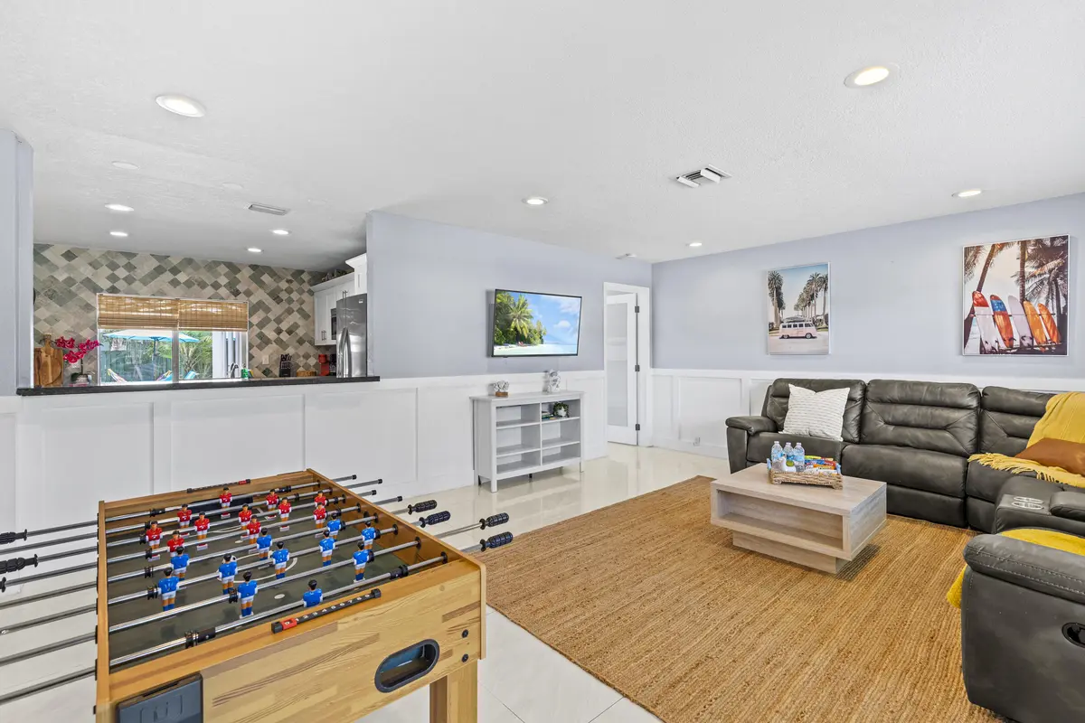 c4 at 1422 COOLIDGE Street none, Hollywood