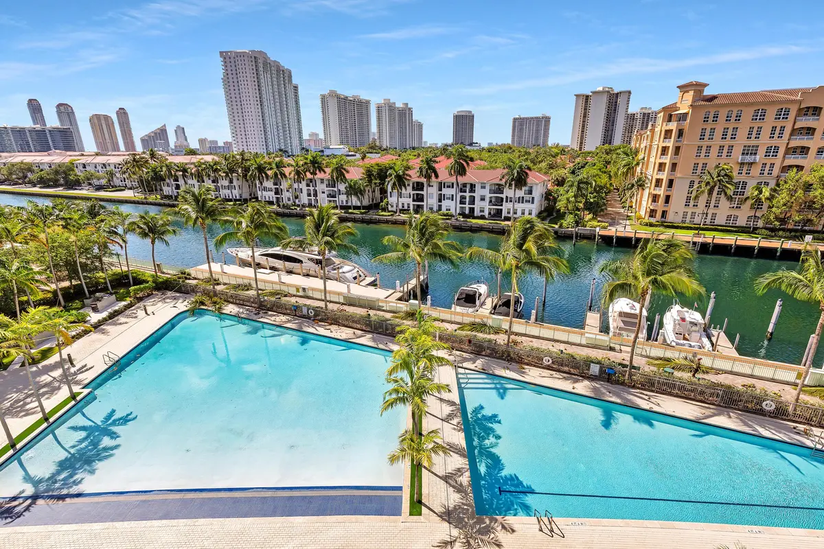 0K6A8809 at 2950 NE 188th Street 122, Aventura