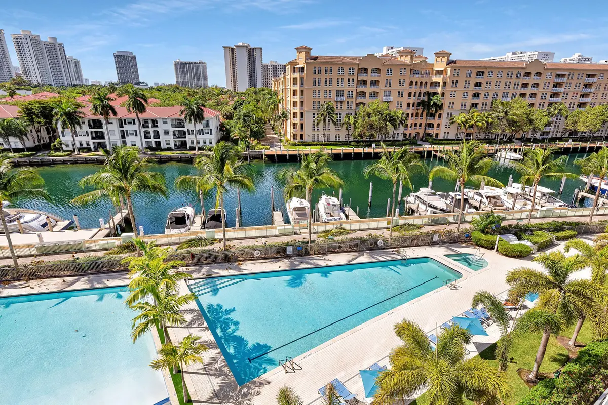 0K6A8812 at 2950 NE 188th Street 122, Aventura