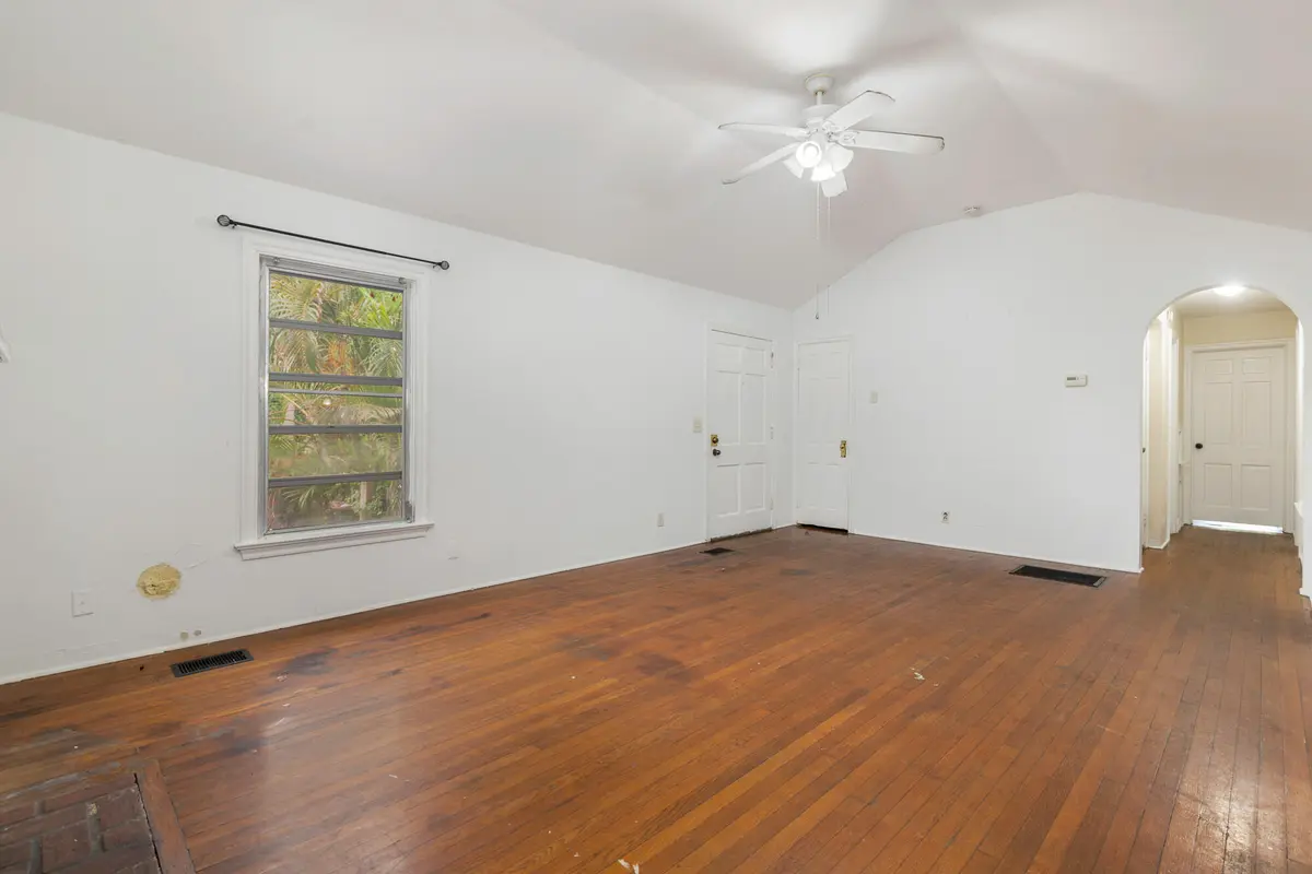 low-8 at 324 Albemarle Road, West Palm Beach