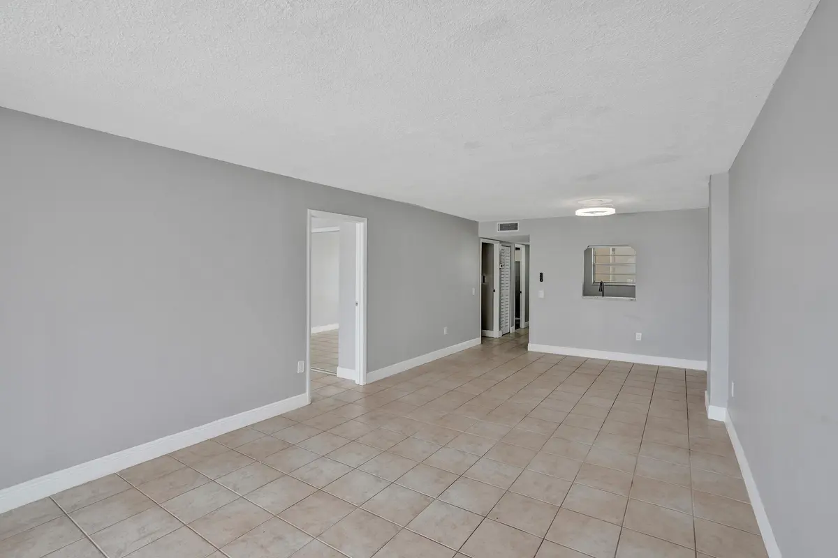 DSC03701 at 7601 Byron Avenue 3C, Miami Beach