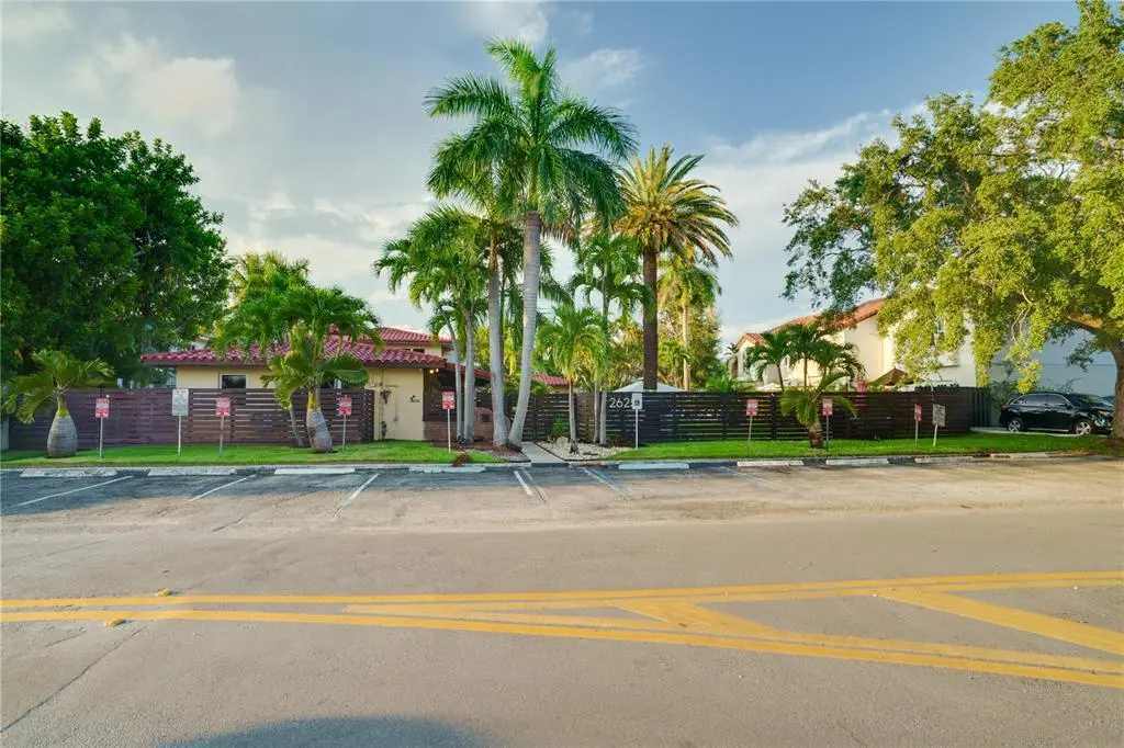 2625 front of building at 2625 NE 13TH Court 1, Fort Lauderdale