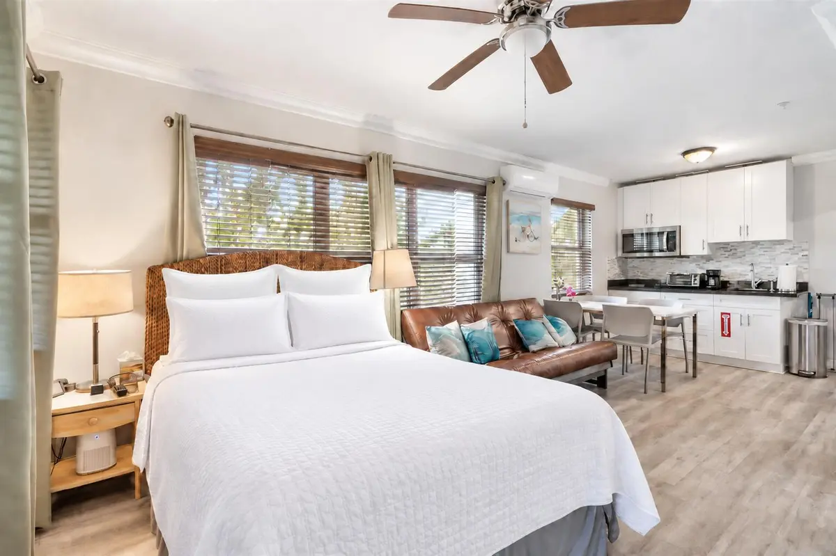 2625 1 living space AI at 2625 NE 13TH Court 1, Fort Lauderdale