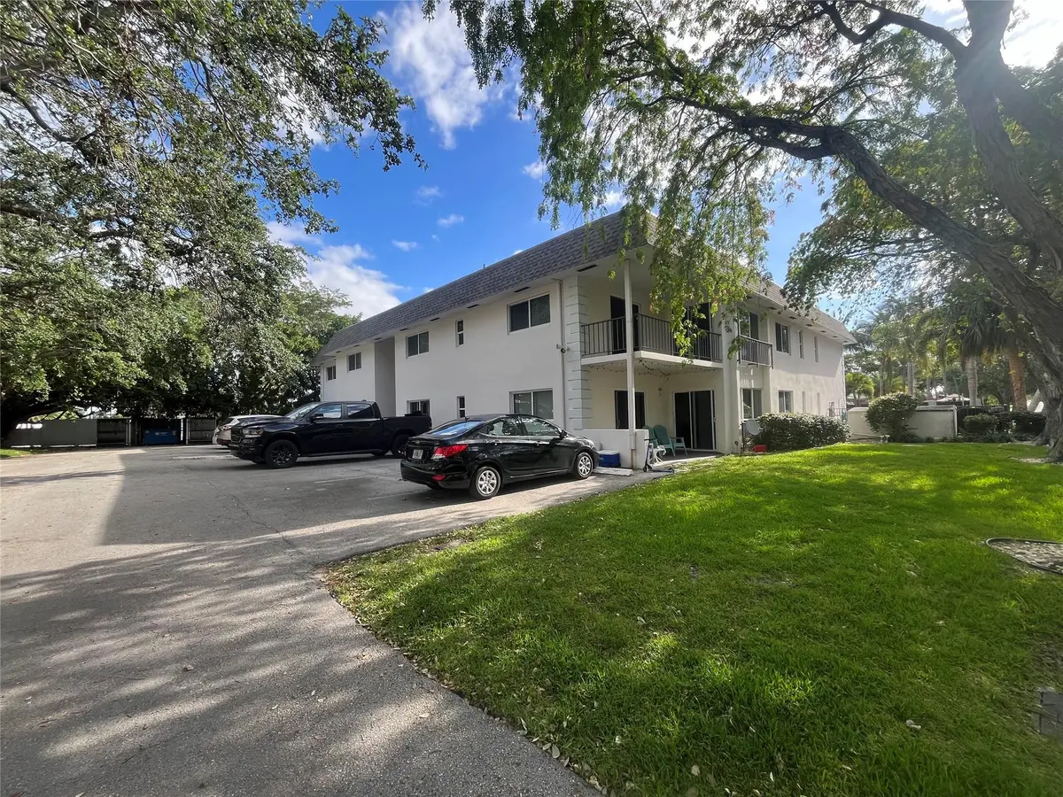Photo 2 at 5501 NE 25TH Avenue 6, Fort Lauderdale