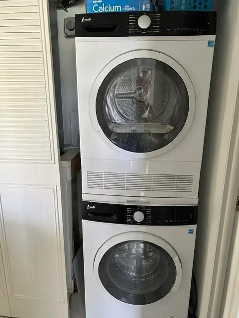 Washer/dryer at 471 Lake Dora Drive, West Palm Beach