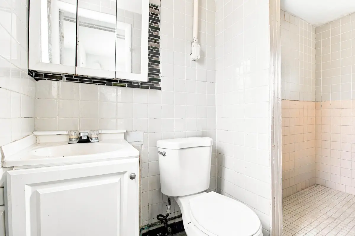 724 2ND BATH at 724 S D Street, Lake Worth Beach
