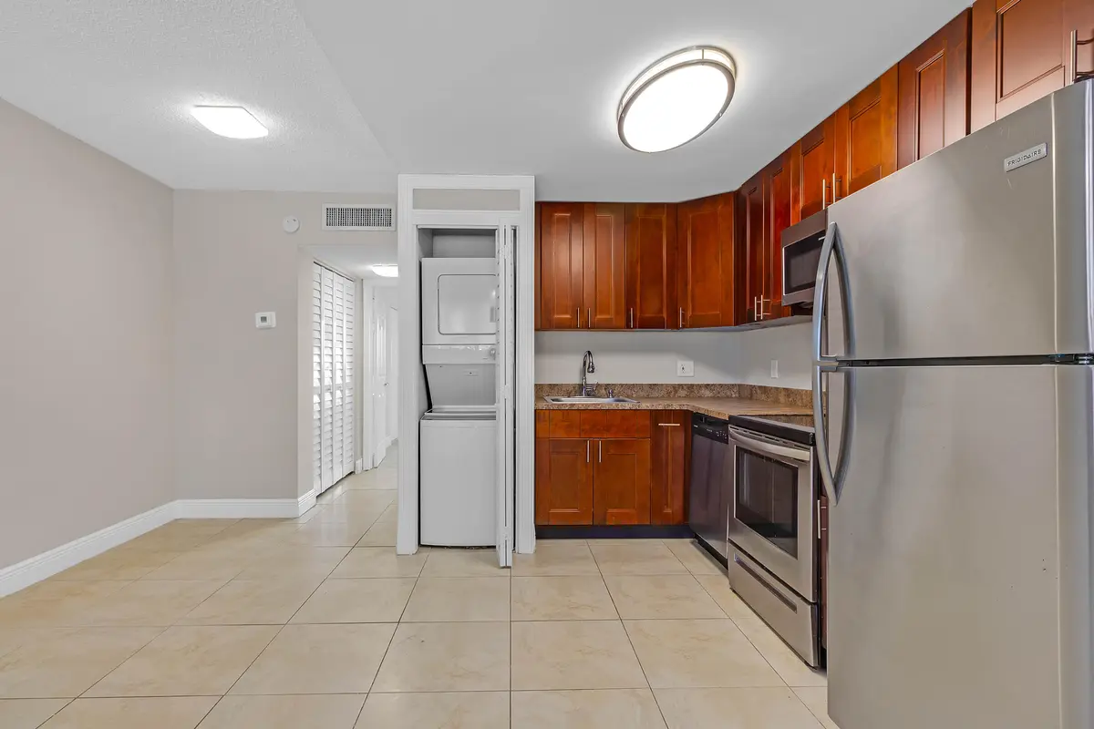 520NE45THSTUNIT7-19 at 520 NE 45TH Street 2, Boca Raton