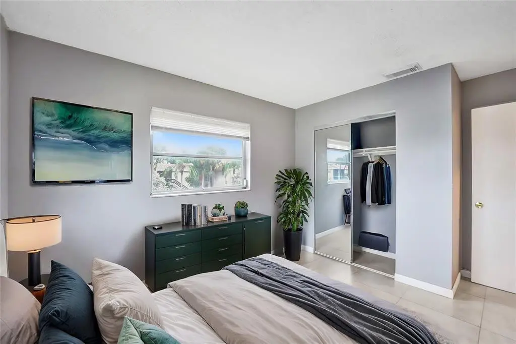 Photo 5 at 5186 NE 6TH Avenue 719, Oakland Park