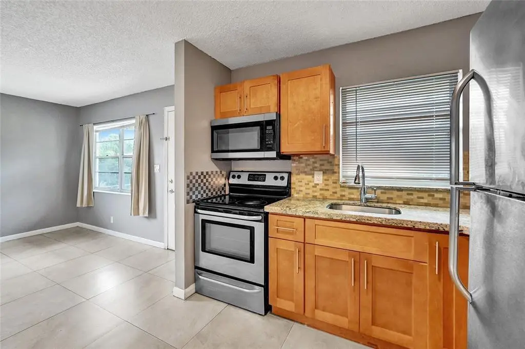 Photo 7 at 5186 NE 6TH Avenue 719, Oakland Park