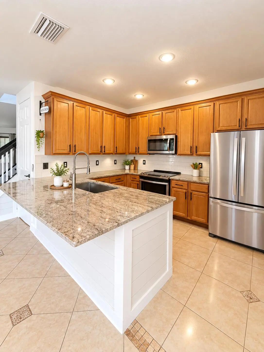 dining at 2543 SE RUSKIN Drive, Port St. Lucie