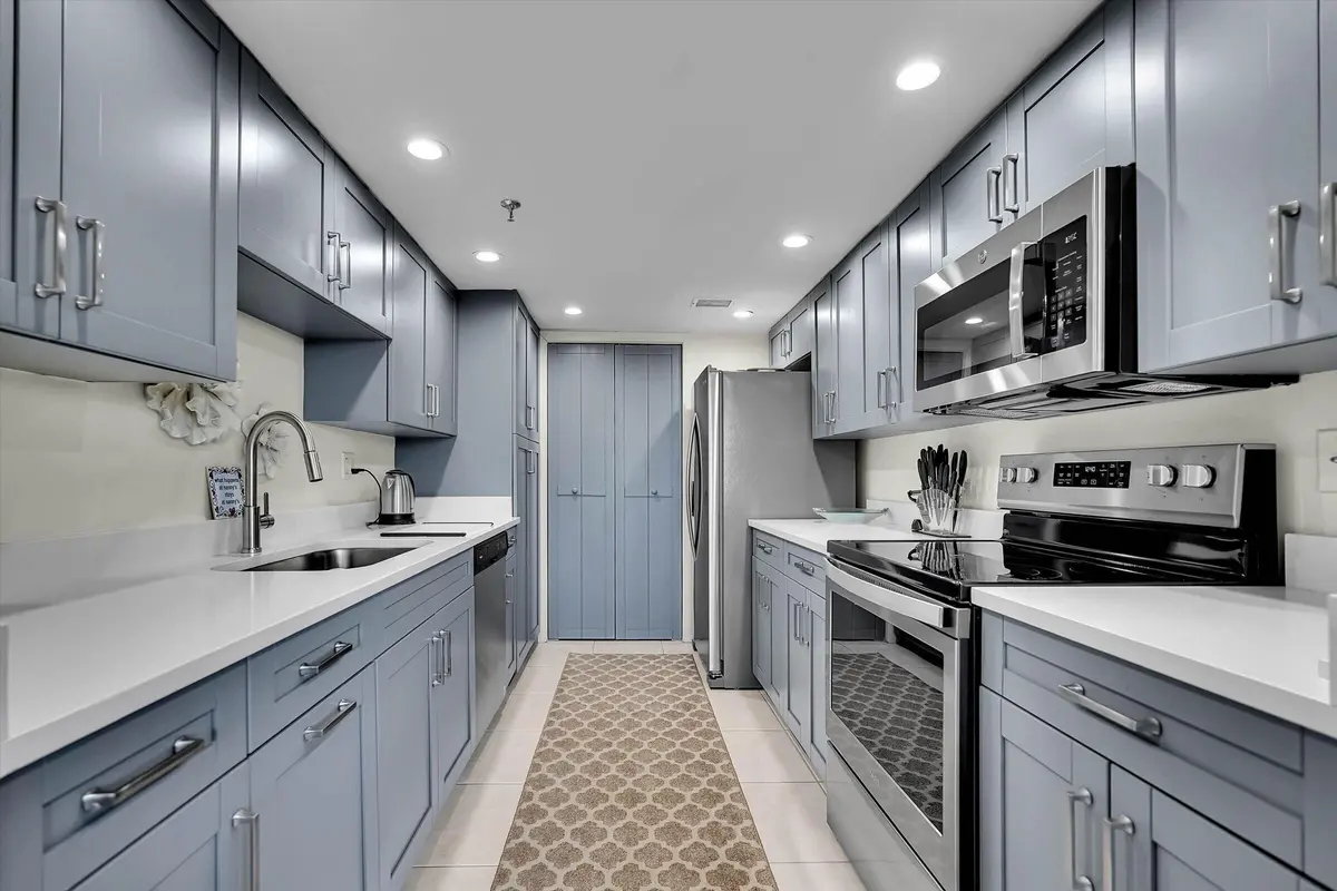 Kitchen at 859 JEFFERY Street 306, Boca Raton