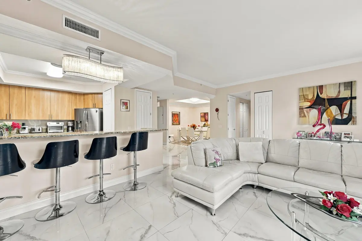 07_living room at 2601 NE 14th Avenue 306, Wilton Manors