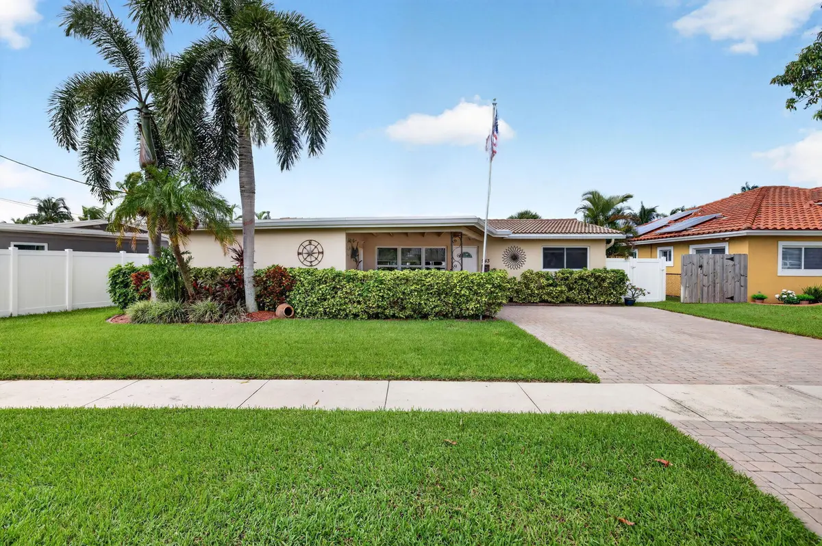 2-web-or-mls-699A7742 at 943 NAUTILUS Isle, Dania Beach