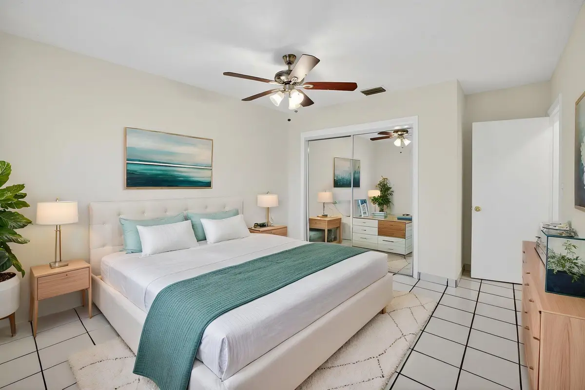 27-web-or-mls-699A1690 virtually staged at 2500 SW 18th Terrace 3, Fort Lauderdale