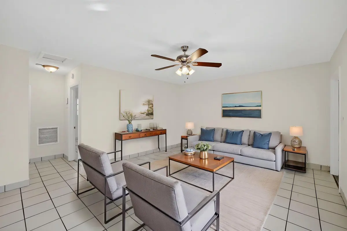 14-web-or-mls-699A1642 virtually staged at 2500 SW 18th Terrace 3, Fort Lauderdale