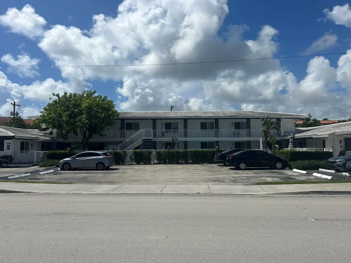 Apartment in Boca Raton at 330 W CAMINO REAL 11, Boca Raton