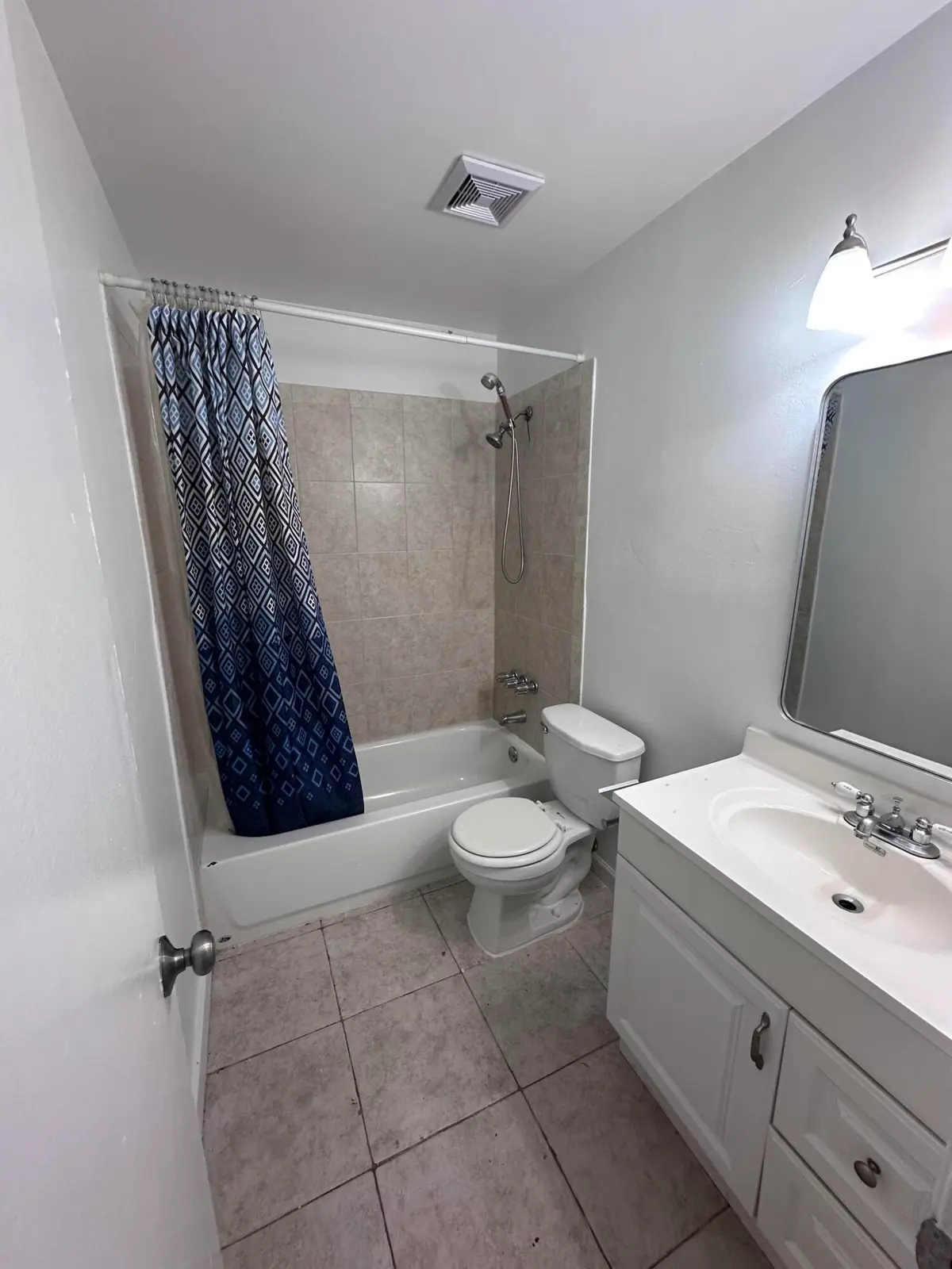 Master Bath at 234 SW 19TH Street 2, Fort Lauderdale