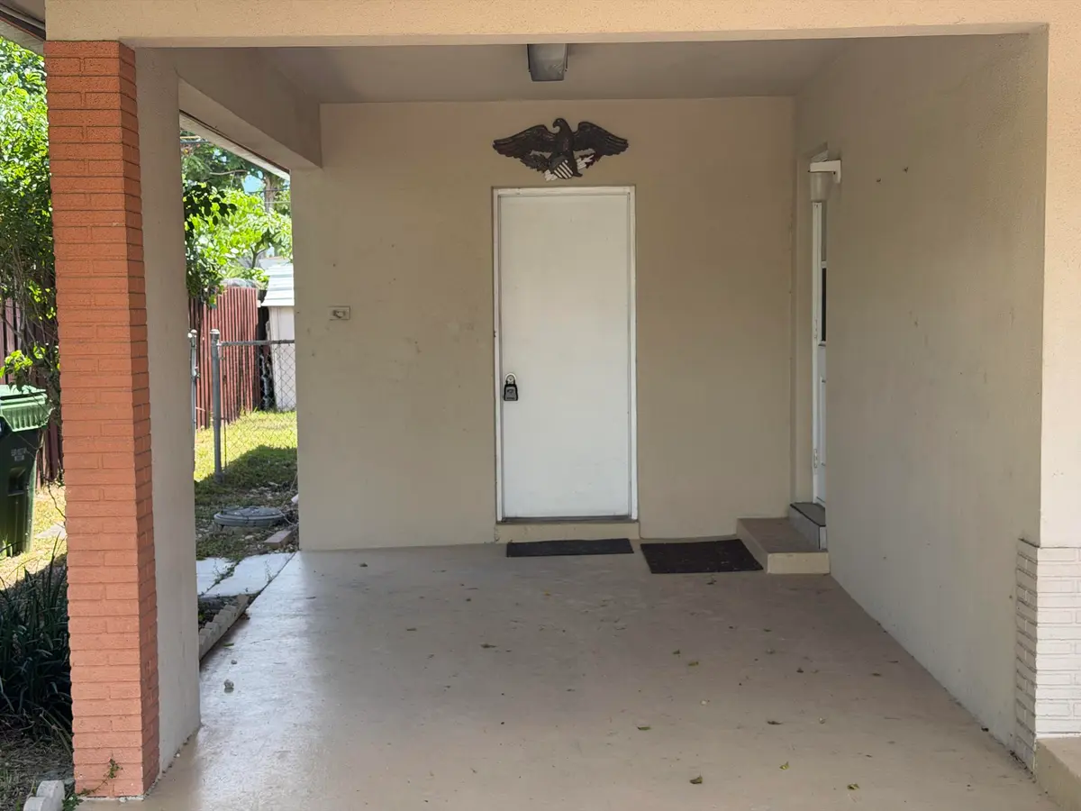 Entrance at 2924 NW 9TH Terrace, Wilton Manors