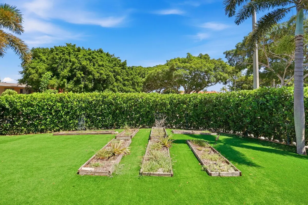 5-web-or-mls-005_0E2A4373 at 425 NE 20TH Street, Boca Raton