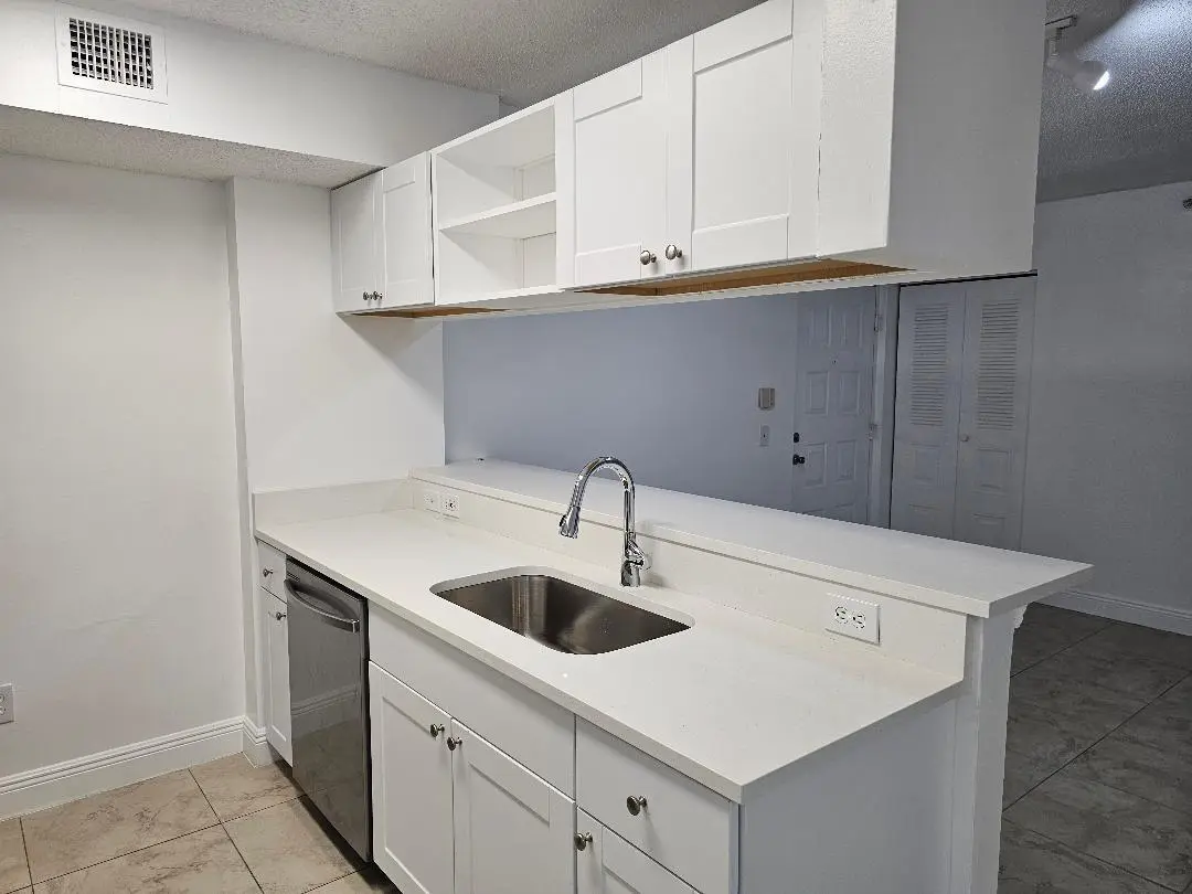 Kitchen1 at 460 S Park Road 6-207, Hollywood