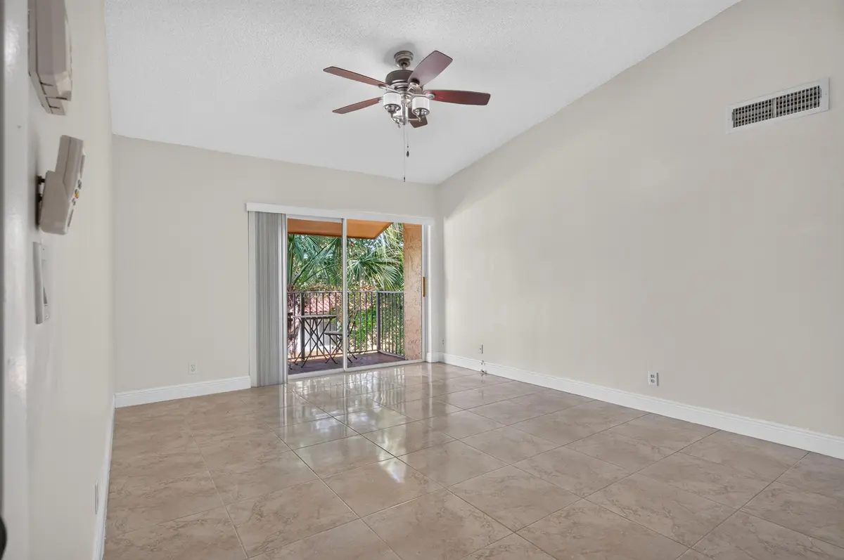 10765 apt 307-9 at 10765 CLEARY Boulevard 307, Plantation