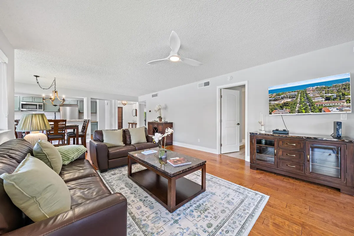 Living at 130 Brackenwood Road, Palm Beach Gardens