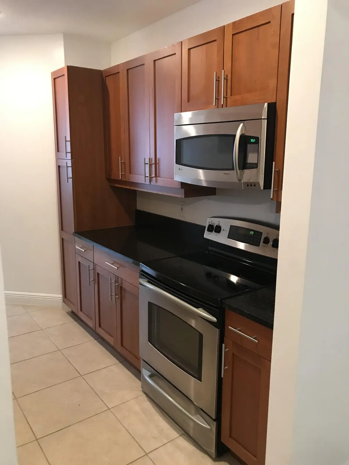 Kitchen 1 at 252 SW 14TH Avenue 252, Fort Lauderdale