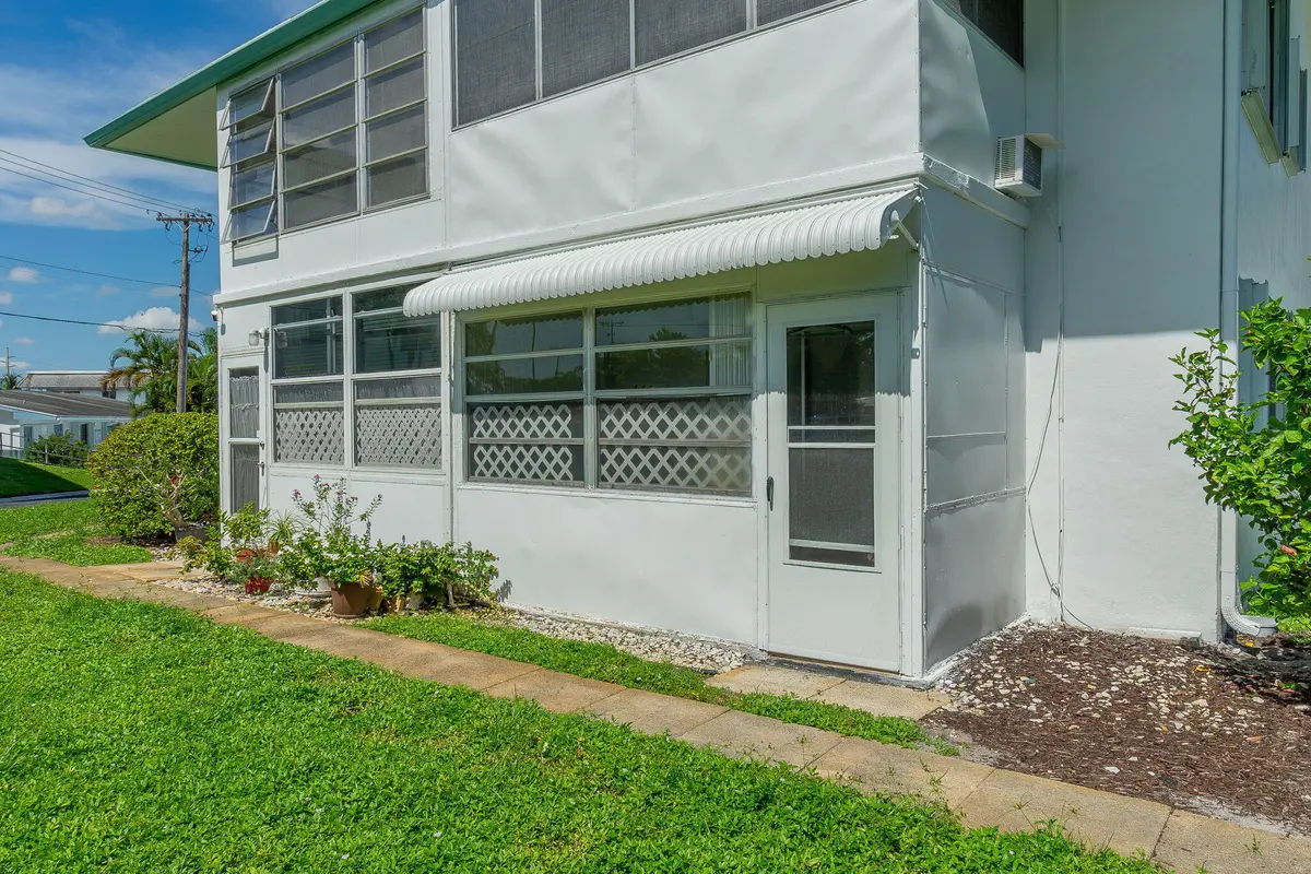 26-web-or-mls-DSC09380 at 2290 SUNSET Avenue 7, Lake Worth Beach