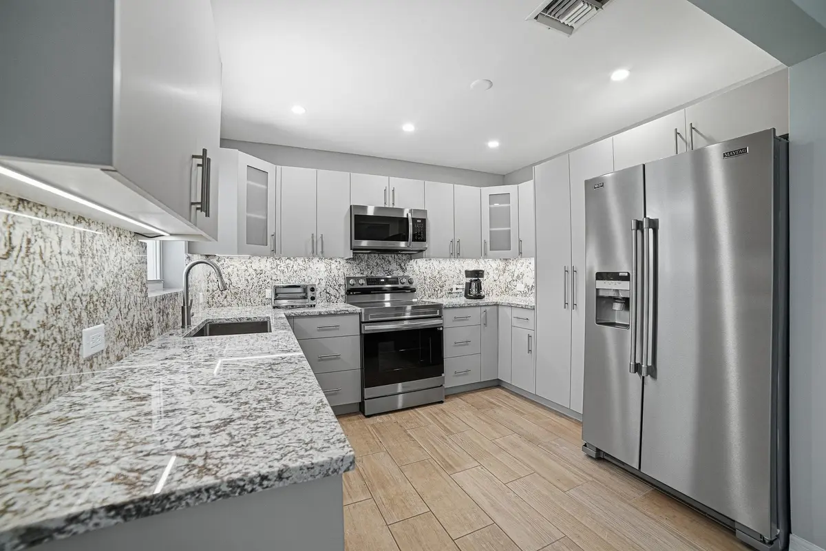 Photo 6 at 28 SE 8TH Avenue, Deerfield Beach