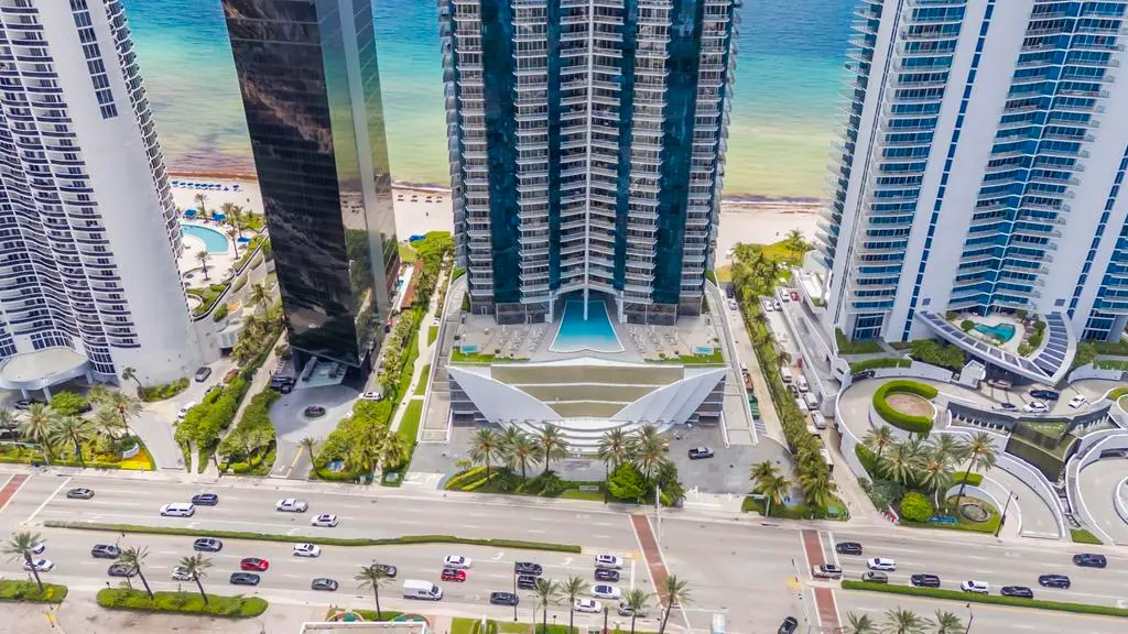 17121 Collins Avenue 2207, Sunny Isles Beach, FL – photo 4