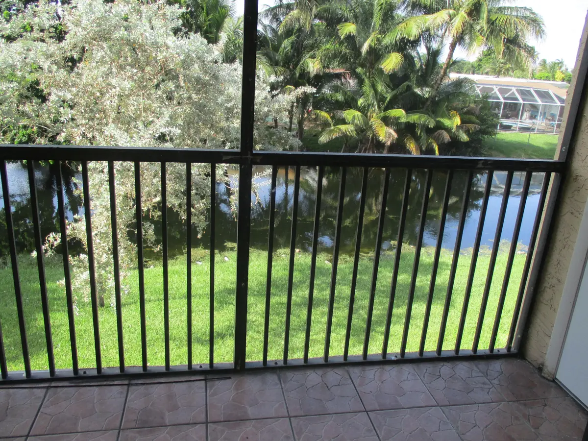 PL 2 at 9389 NW 1ST Court 201, Pembroke Pines