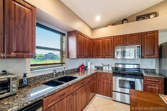 CRKitch at 14181 E Castlerock Way, Delray Beach