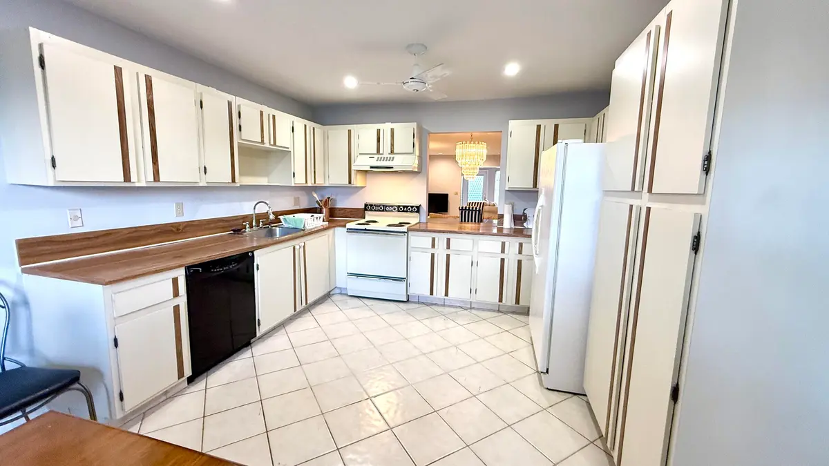 Kitchen at 5242 PRIVET Place D, Delray Beach