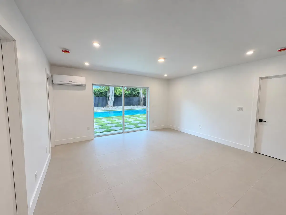 Living Room at 1516 NE 15th Avenue, Fort Lauderdale
