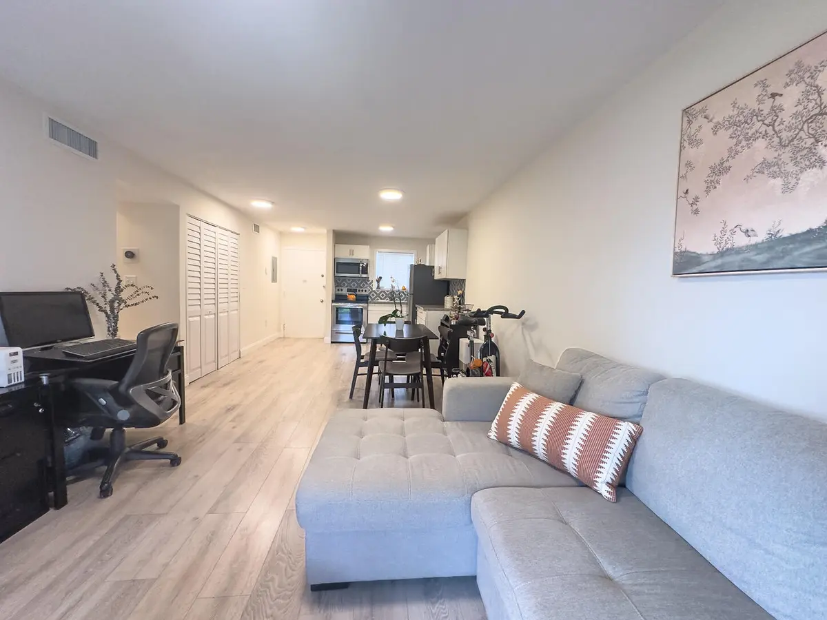 Livingroom at 6080 FOREST HILL Boulevard 109, West Palm Beach