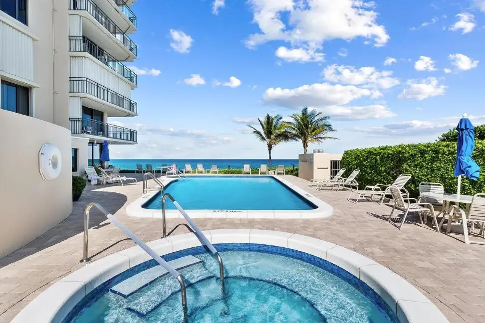 Pool and hot tub at 3009 S OCEAN Boulevard 904, Highland Beach